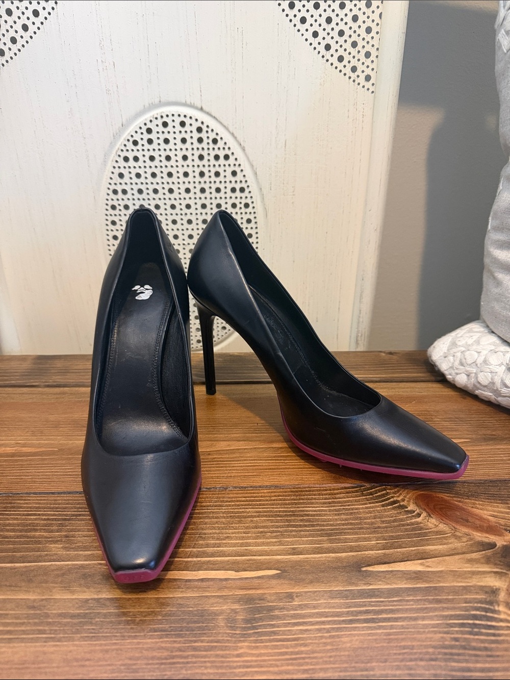 OffWhite Black Pointed Toe Stiletto Pumps with Pink Trim and rubber sole 38